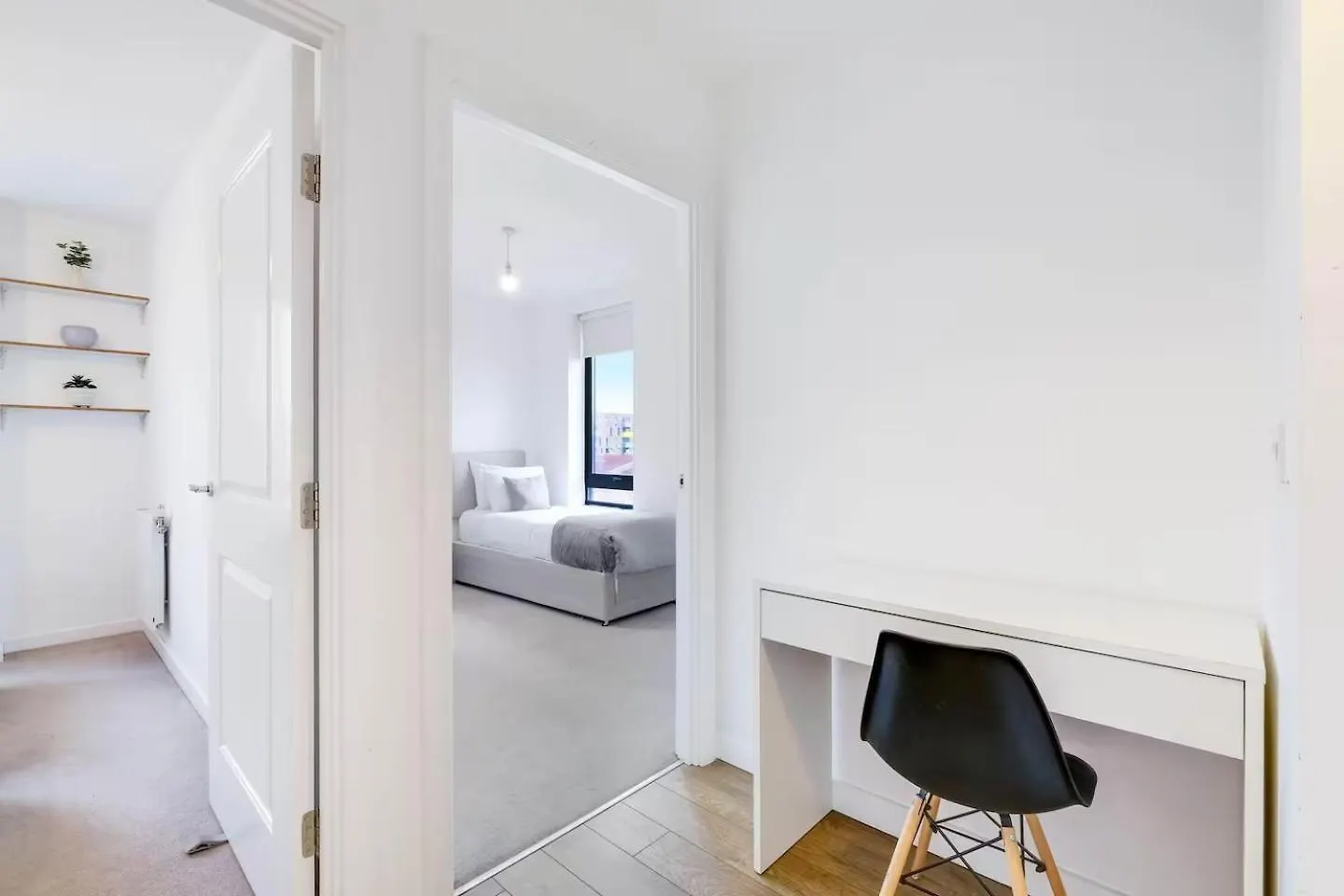 Modern 3-Bedroom, 1-Bathroom Apartment In East London